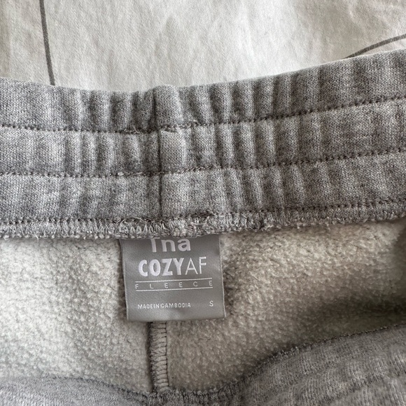 TNA grey sweatpants - Picture 3 of 4